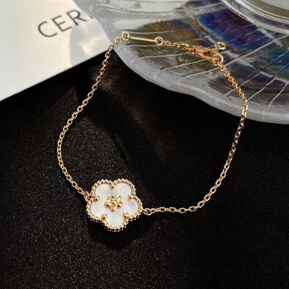 [⭐Spark]LUCKY WHITE MOP PLUM BLOSSOM  BRACELET