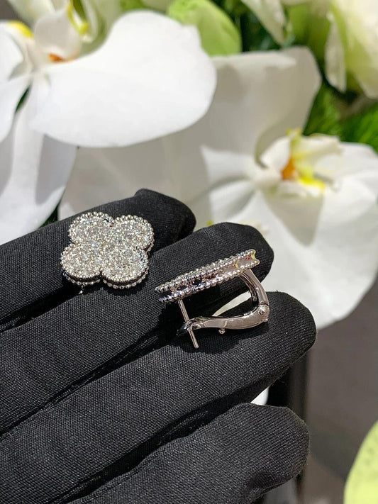 [⭐Spark]CLOVER 20MM MOTIFS DIAMOND STUD EARRINGS SILVER