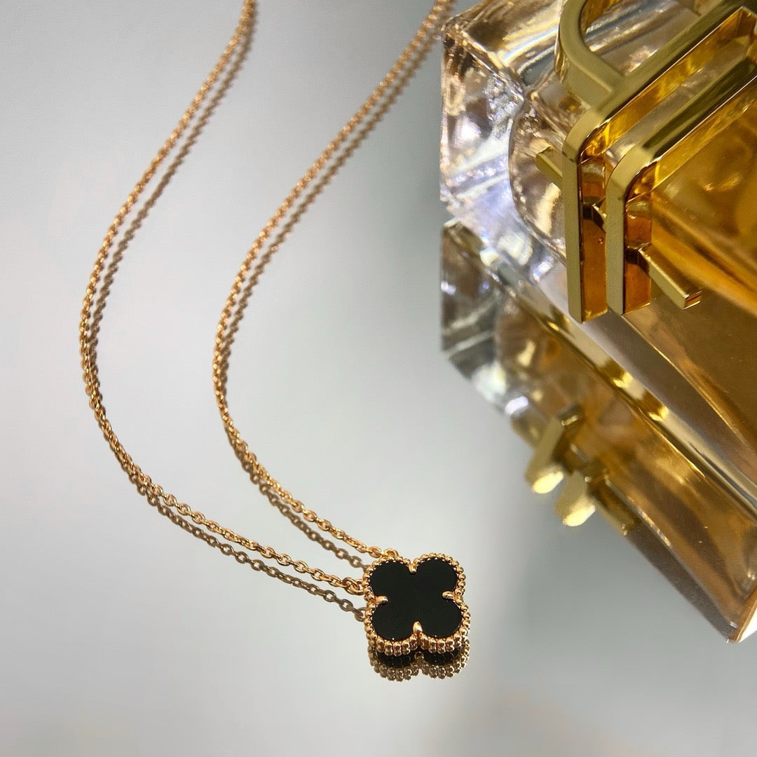 [⭐Spark]CLOVER 15MM BLACK ONYX SINGLE FLOWER NECKLACE