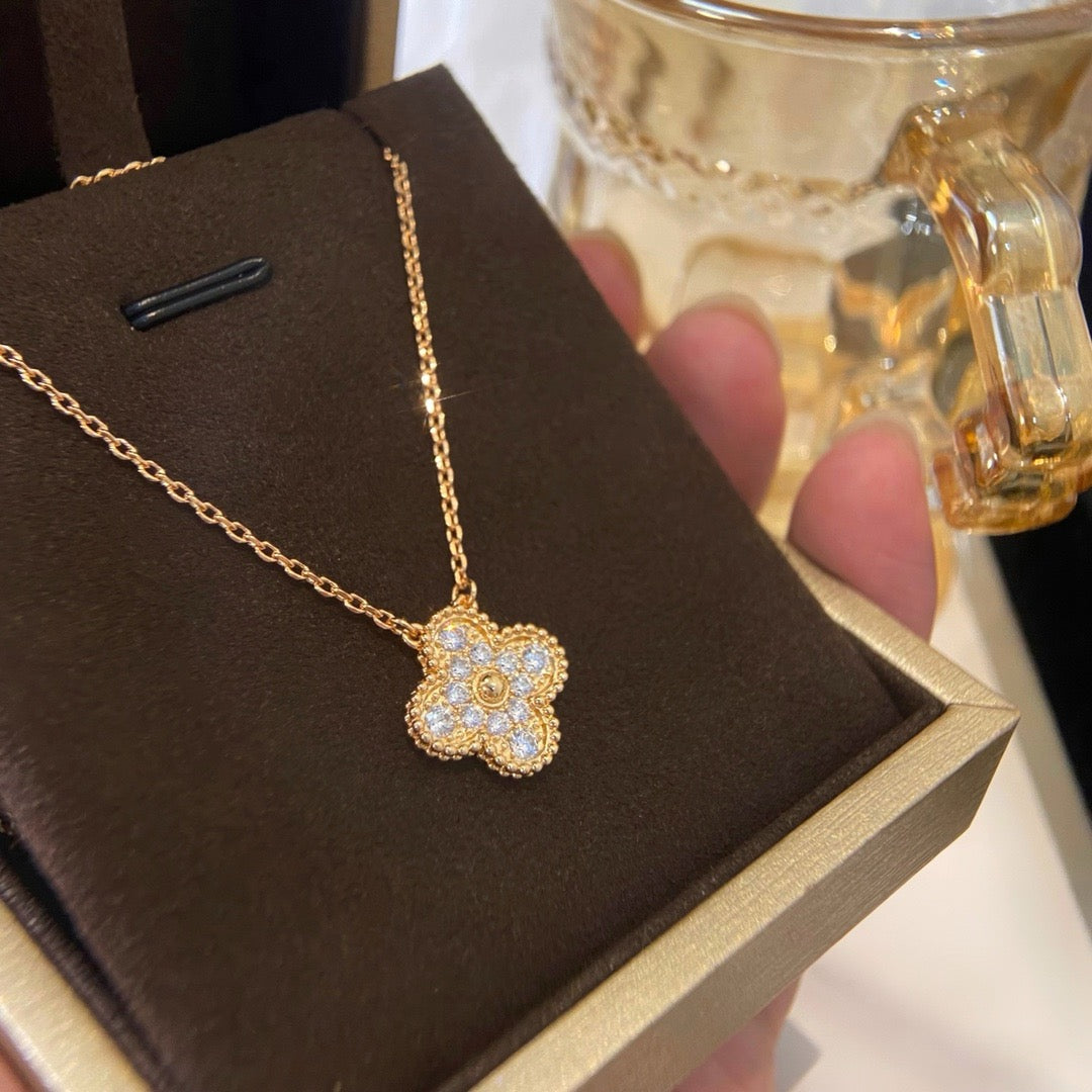 [⭐Spark]CLOVER 15MM DIAMOND SINGLE FLOWER NECKLACE