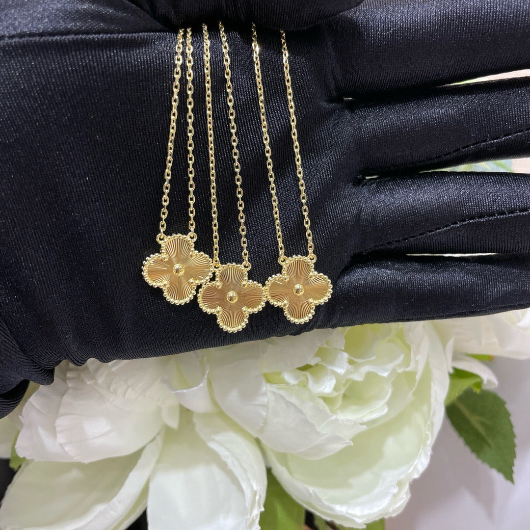 [⭐Spark]CLOVER 15MM LASER NECKLACE