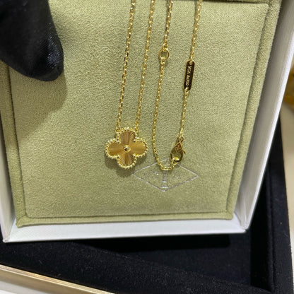 [⭐Spark]CLOVER 15MM LASER NECKLACE