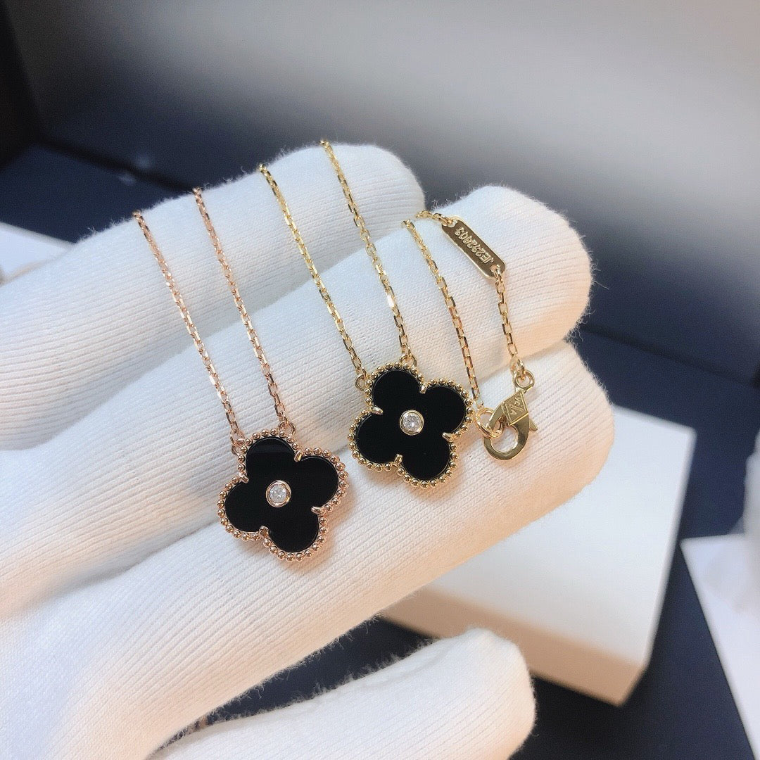 [⭐Spark]CLOVER 15MM DIAMOND ONYX NECKLACE