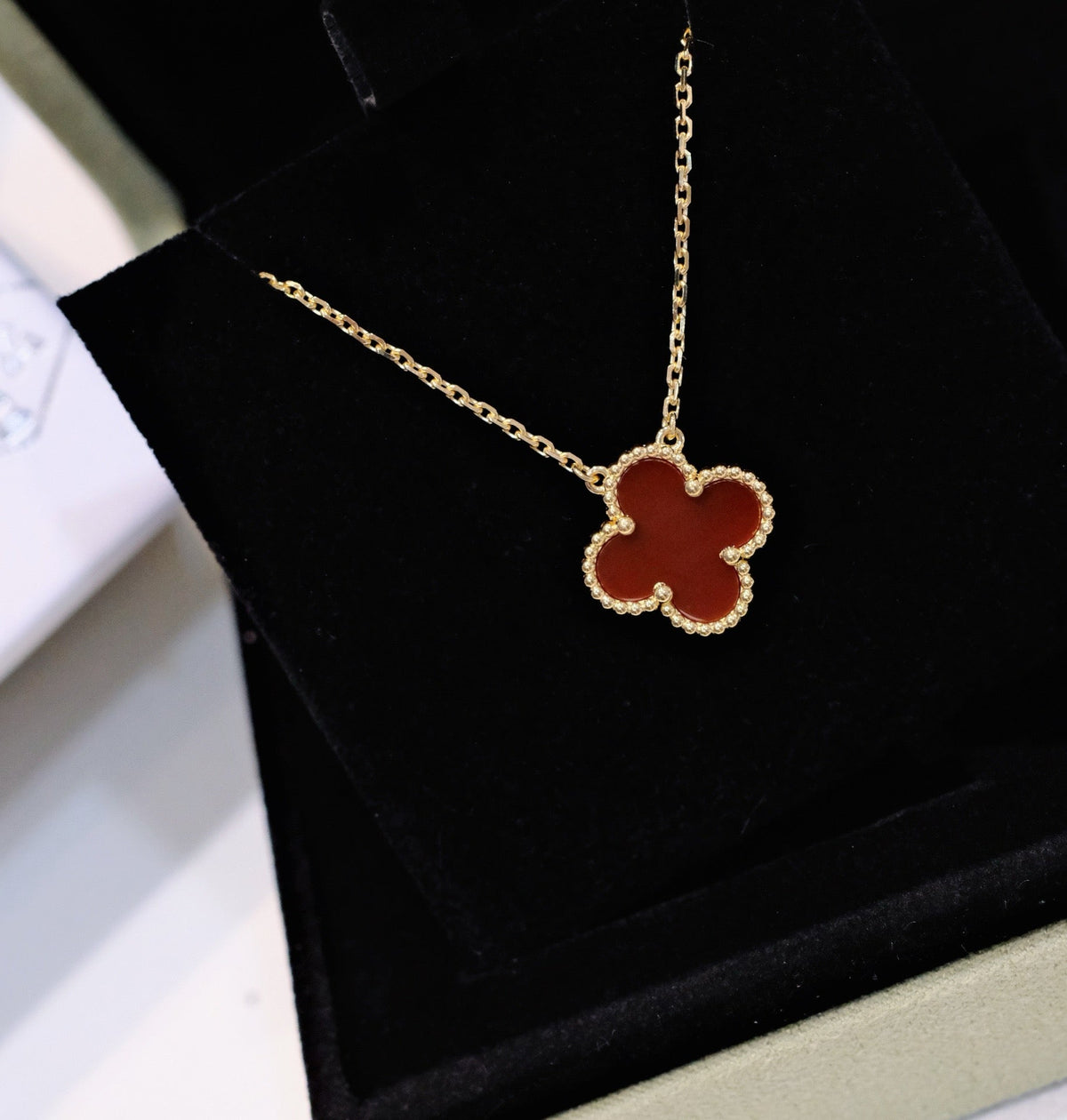 [⭐Spark]CLOVER 15MM CARNELIAN SINGLE FLOWER NECKLACE