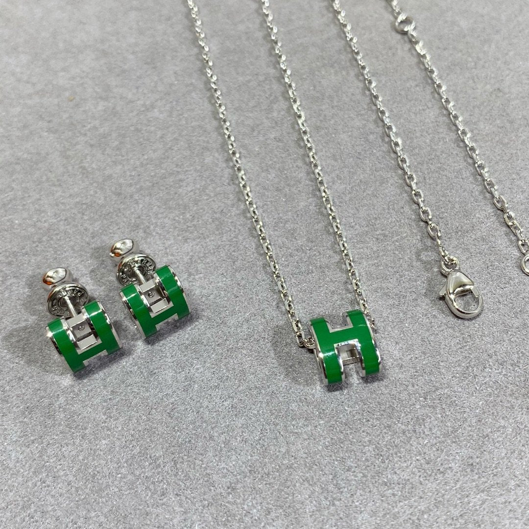 [⭐Spark]POP H GREEN NECKLACE SILVER AND GOLD