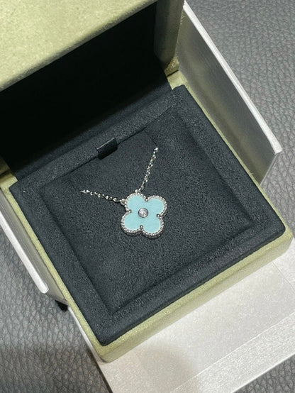 [⭐Spark]CLOVER 1 DIAMOND LIGHT BLUE SILVER NECKLACE