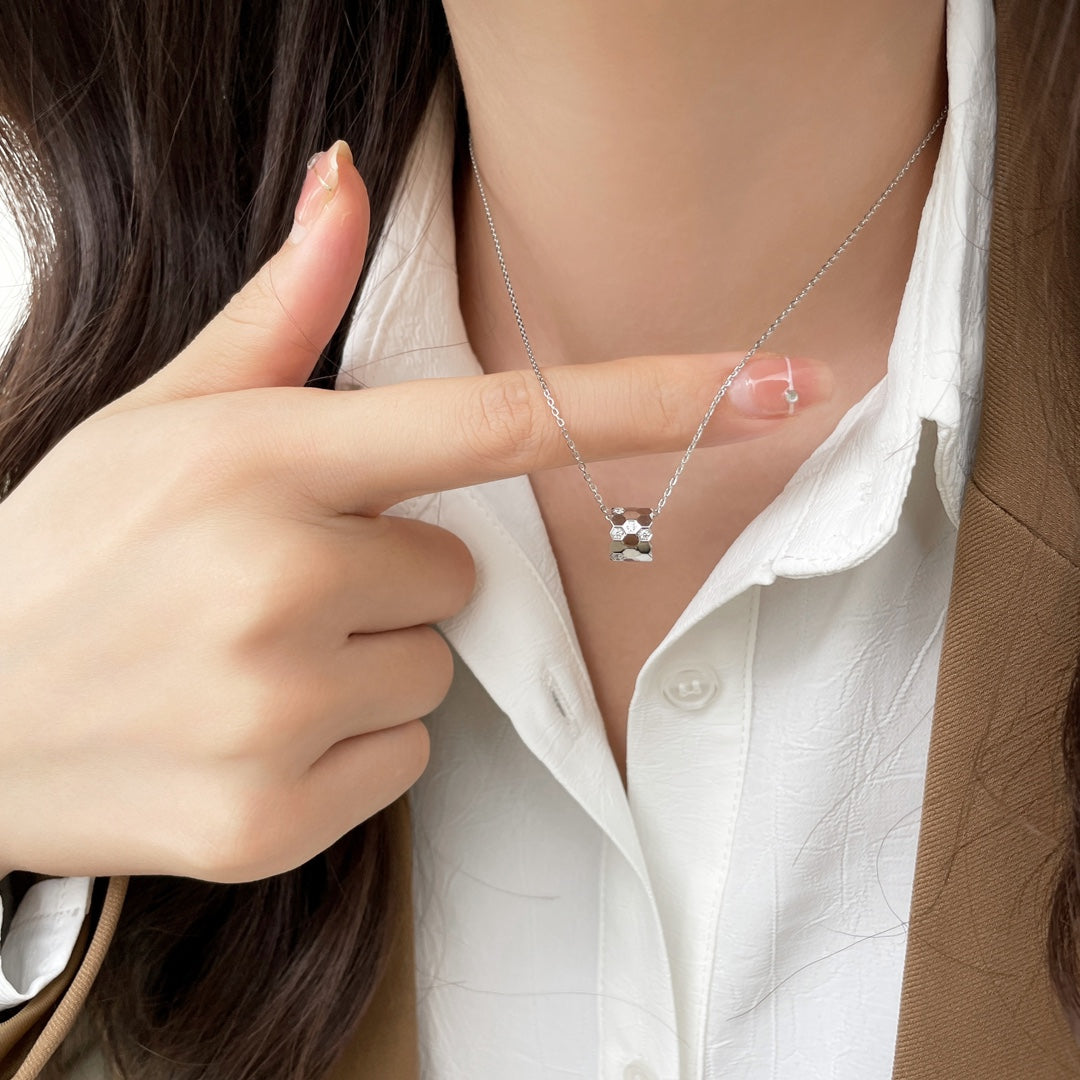 [⭐Spark]BEE MINI PEDANT DIAMOND NECKLACE