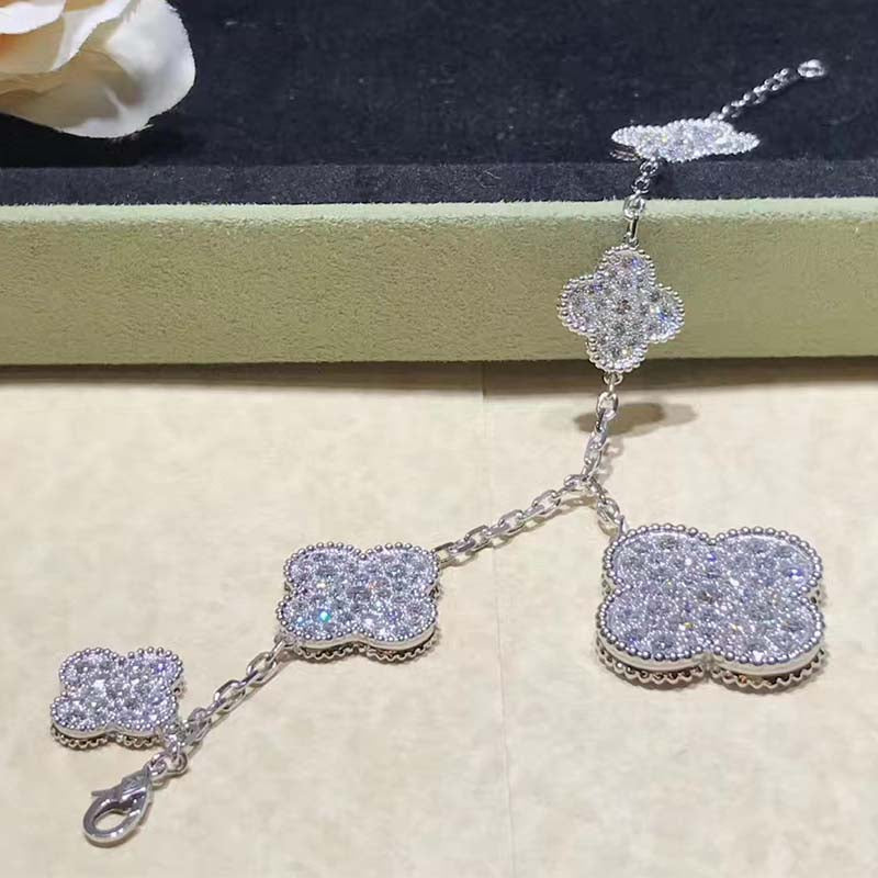 [⭐Spark]CLOVER 6 MOTIFS SILVER DIAMOND BRACELET