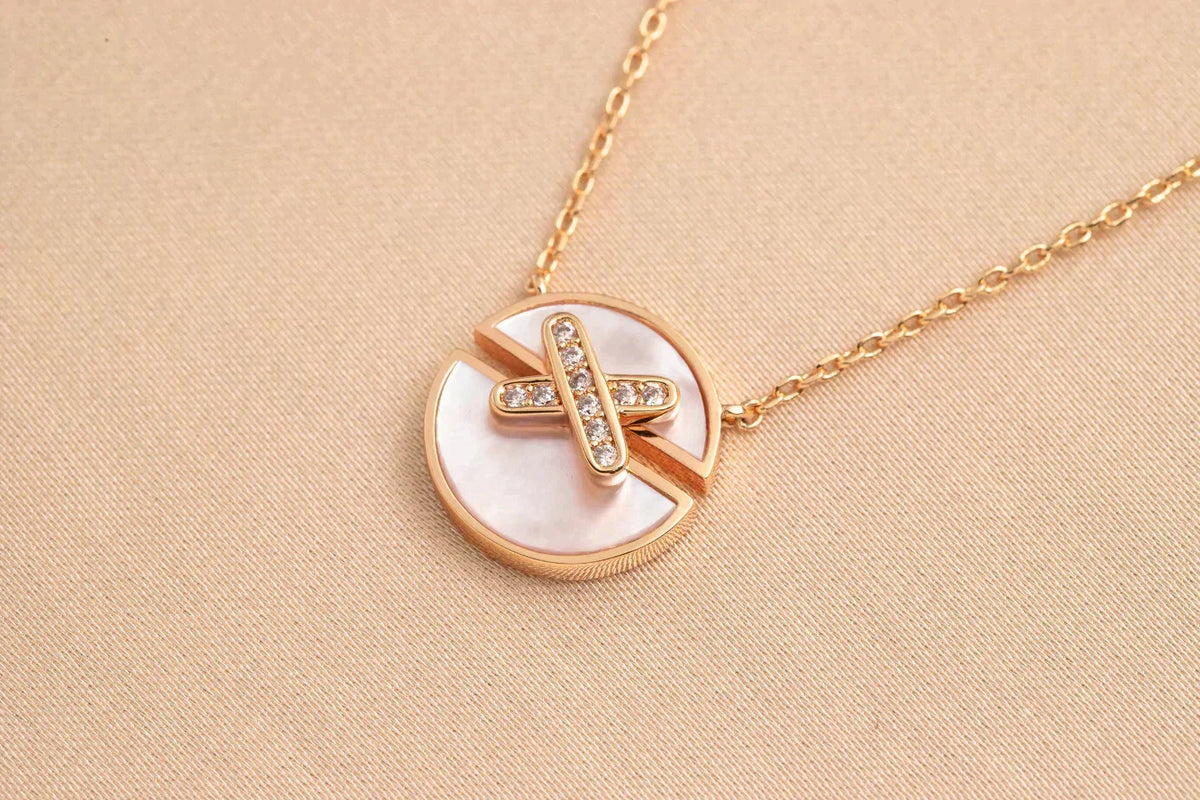 [⭐Spark]JEUX DE ROSE GOLD DIAMOND NECKLACE