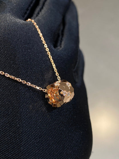[⭐Spark]BEE LOVE DIAMOND NECKLACE