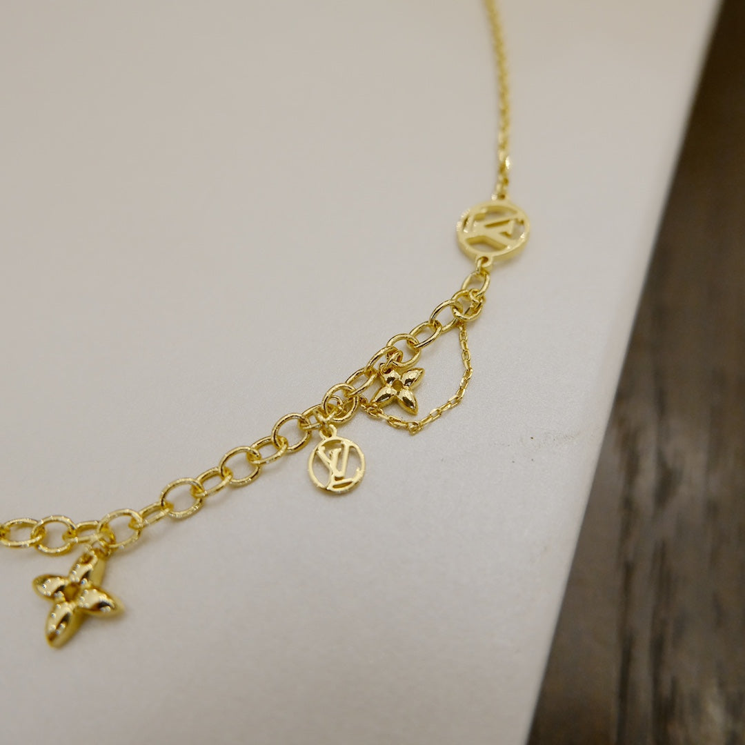 [⭐Spark]BLOOMING SUPPLE NECKLACE BRASS
