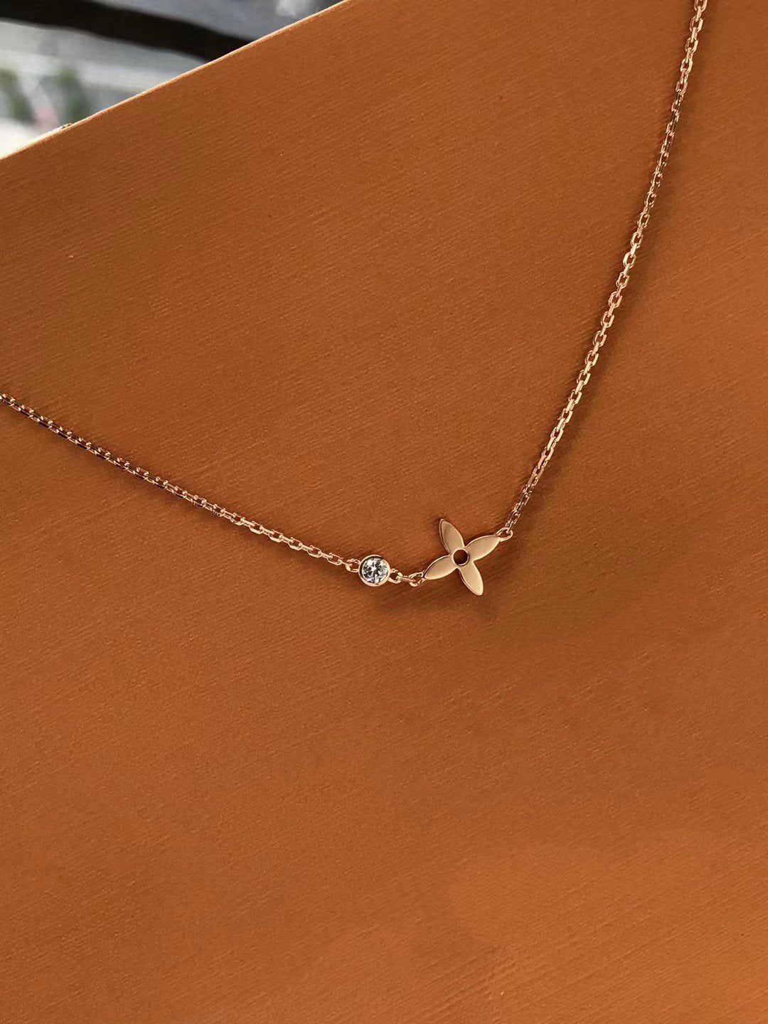 [⭐Spark]BLOSSOM PENDANT PINK GOLD AND DIAMOND