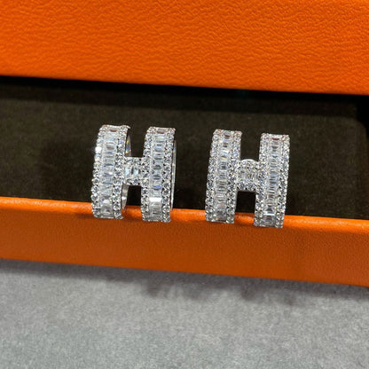 [⭐Spark]H STUD EARRINGS WITH SILVER DIAMONDS