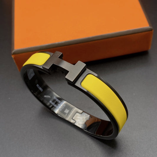[⭐Spark]CLIC HM SO BLACK YELLOW BRACELET