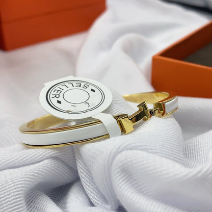 [⭐Spark]CLASSIC HM CLIC WHITE 8MM ENAMEL BRACELET