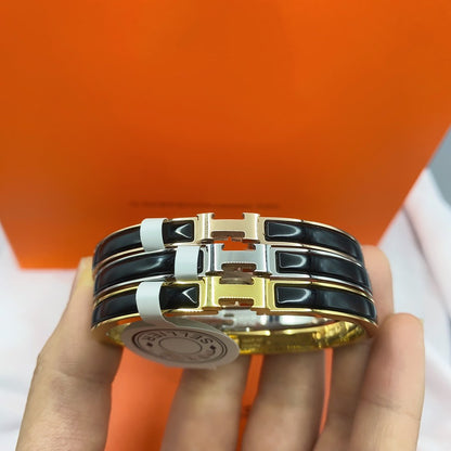 [⭐Spark]CLASSIC HM CLIC BLACK 8MM ENAMEL BRACELET