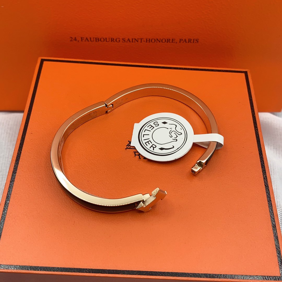 [⭐Spark]CLASSIC HM CLIC BLACK 8MM ENAMEL BRACELET