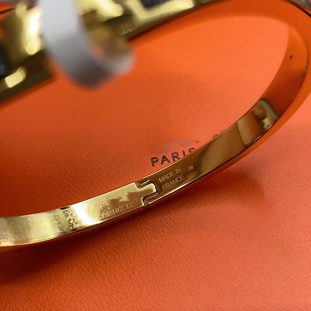 [⭐Spark]CLASSIC HM CLIC BLACK 8MM ENAMEL BRACELET