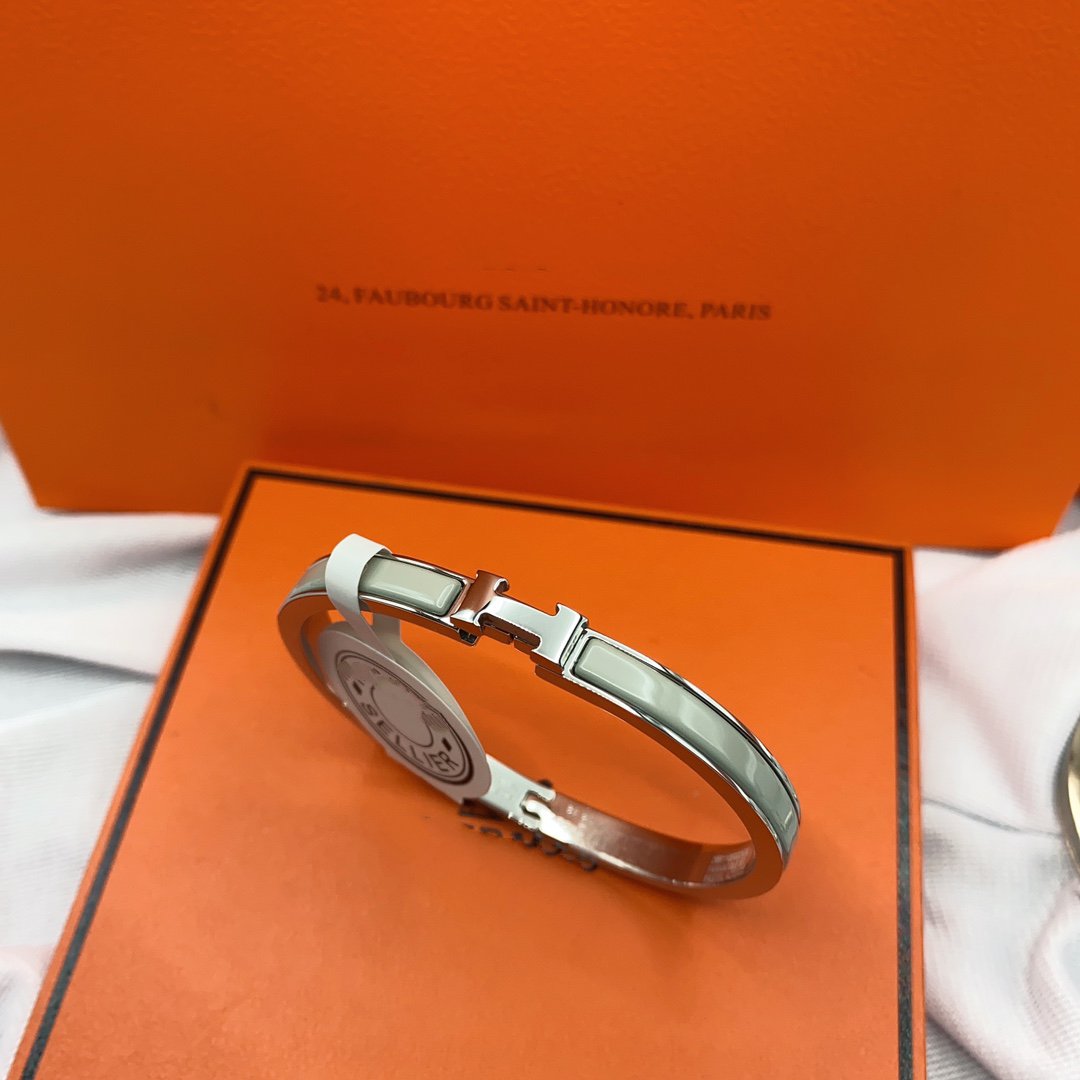 [⭐Spark]CLASSIC HM CLIC GREEN 8MM ENAMEL BRACELET