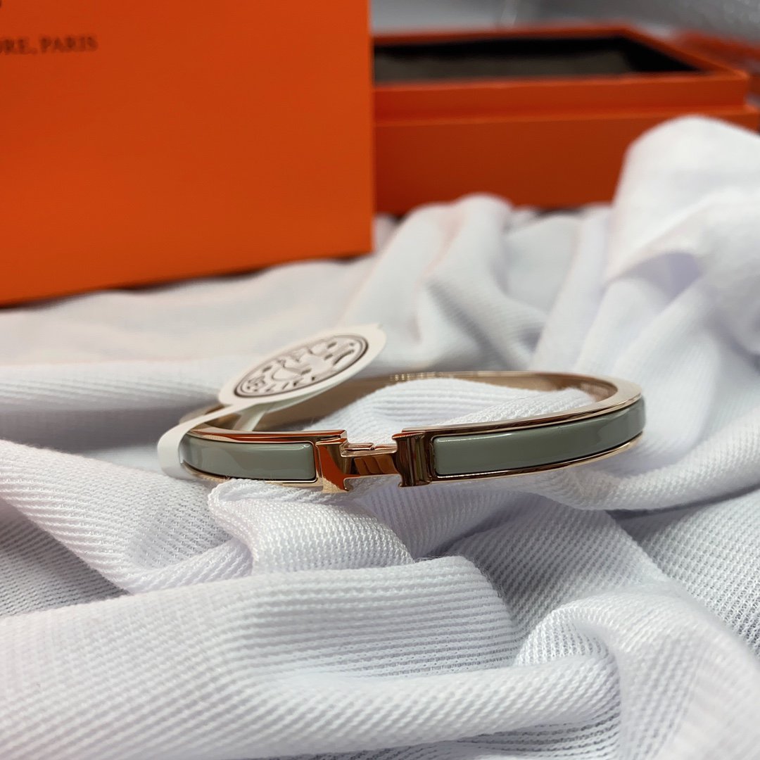 [⭐Spark]CLASSIC HM CLIC GREEN 8MM ENAMEL BRACELET