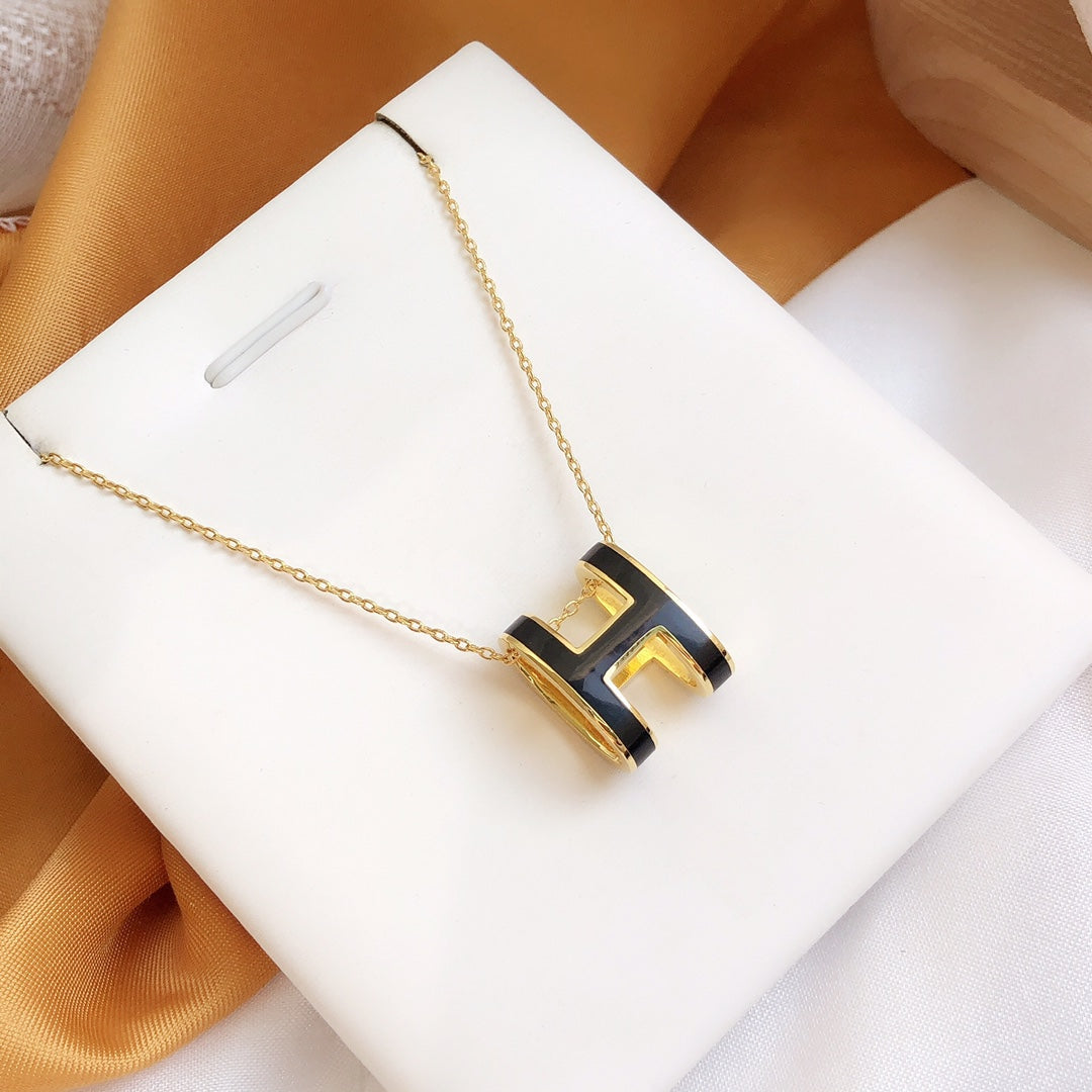 [⭐Spark]HM CLIC BLACK ENAMEL GOLD NECKLACE