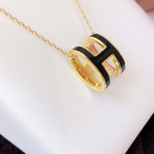 [⭐Spark]HM CLIC BLACK ENAMEL GOLD NECKLACE