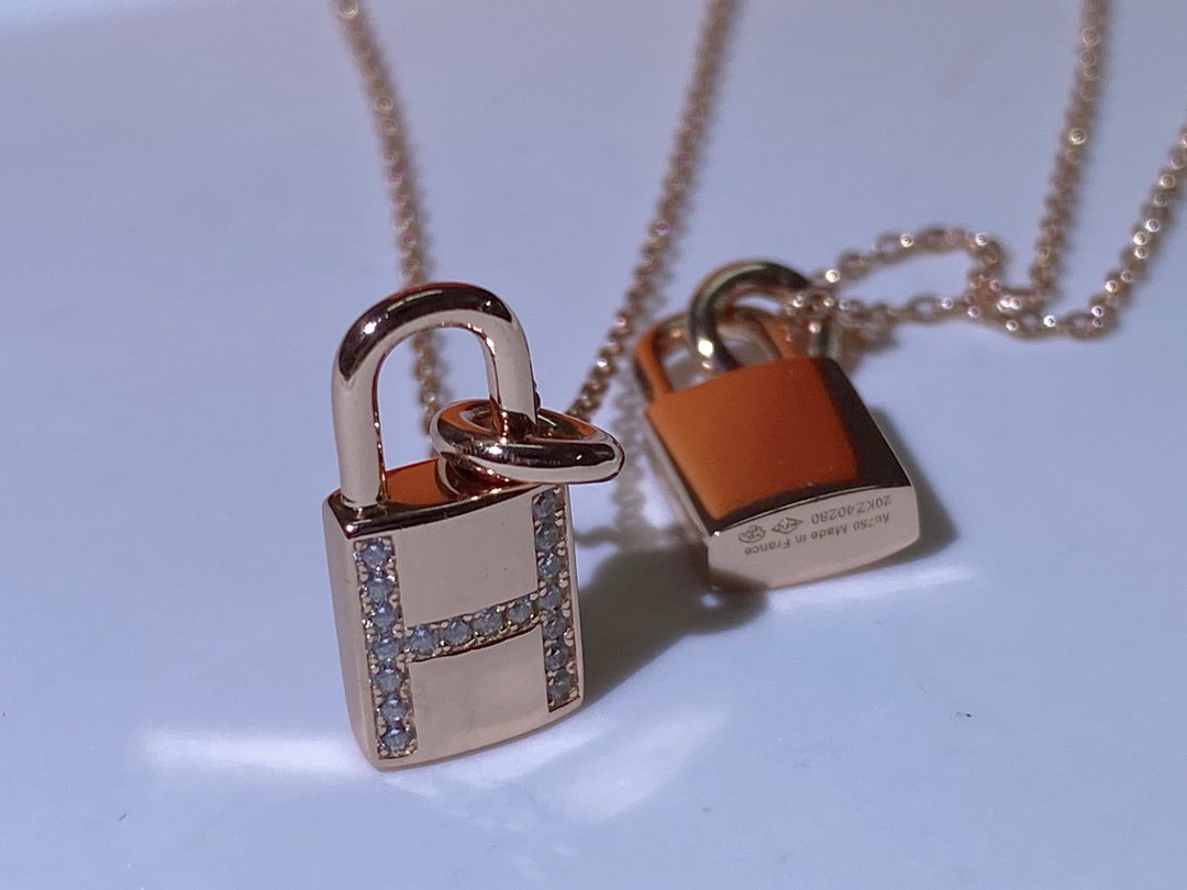 [⭐Spark]HM ADVANCED NICHE LOCK HEAD NECKLACE DIAMONDS