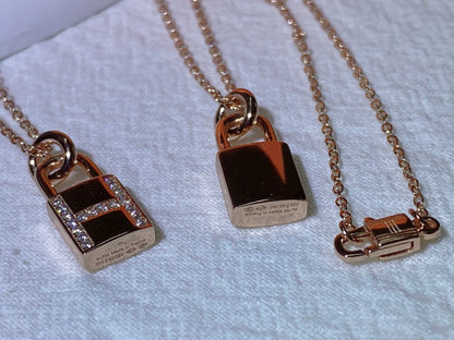 [⭐Spark]HM ADVANCED NICHE LOCK HEAD NECKLACE DIAMONDS