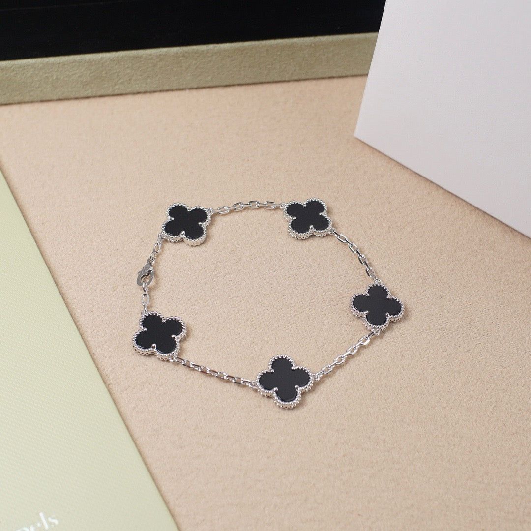 [⭐Spark] CLOVER 5 MOTIF ONYXS BRACELET COLLECTION