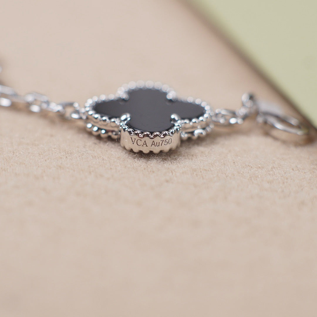 [⭐Spark] CLOVER 5 MOTIF ONYXS BRACELET COLLECTION