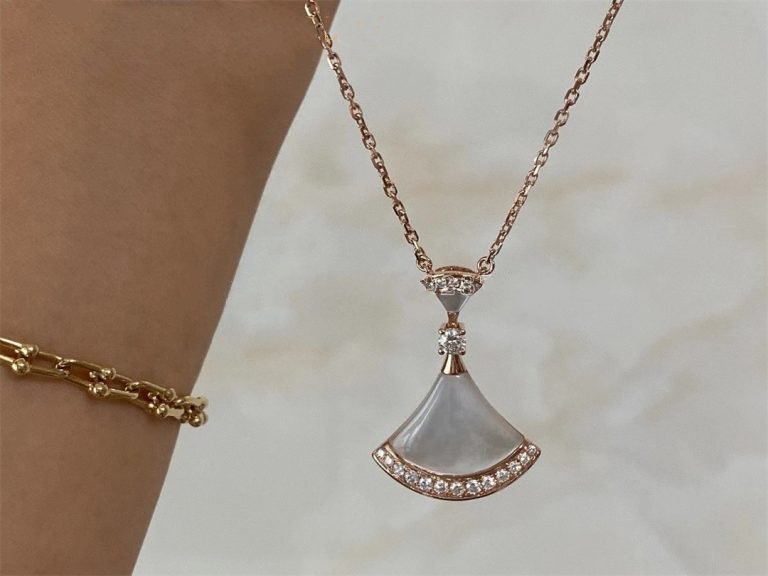 [⭐Spark]DREAM NECKLACE MOP PINK GOLD DIAMOND