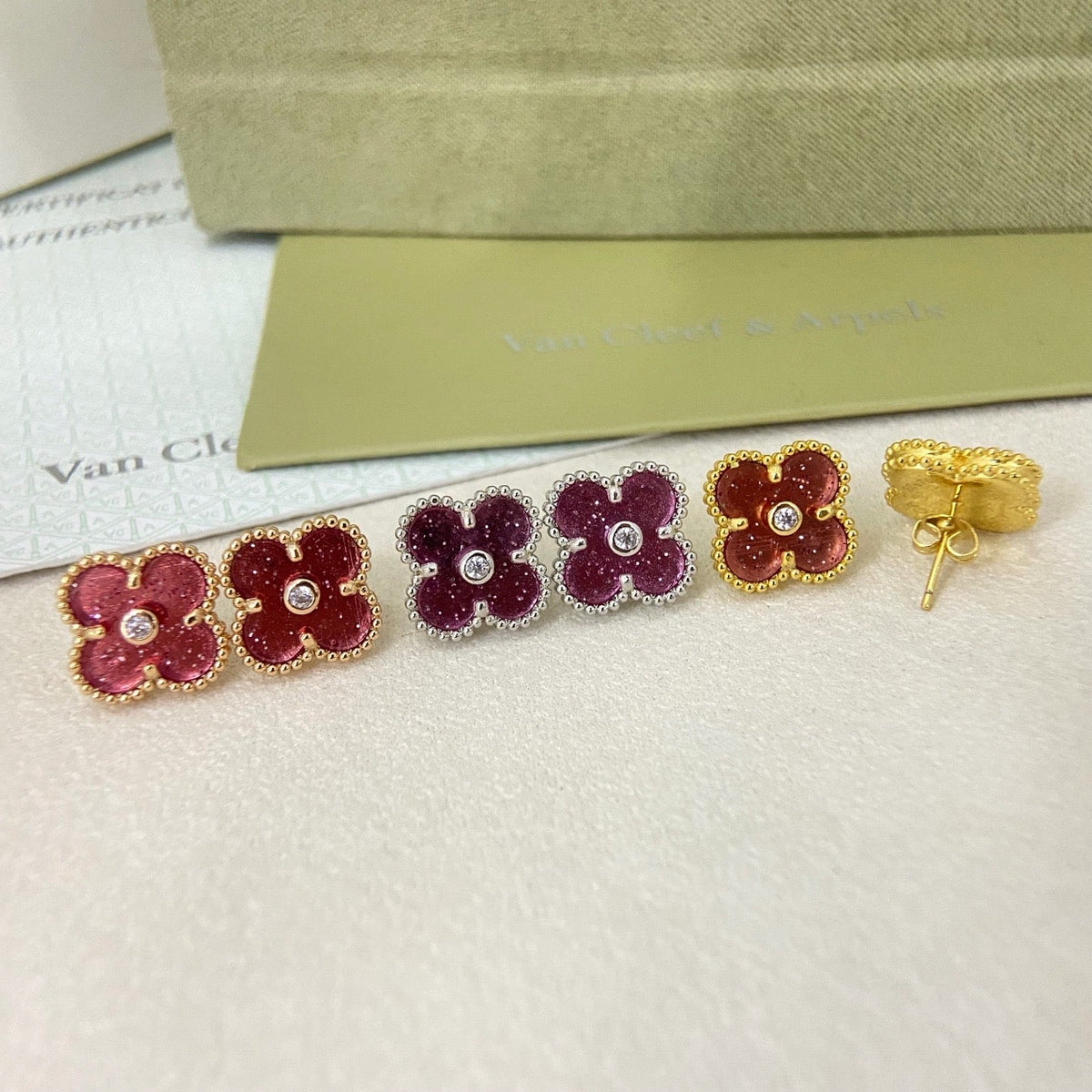 [⭐Spark]2026 NEW  CLOVER 1 MOTIFPINK ENAMEL STUD EARRINGS WITH DIAMONDS
