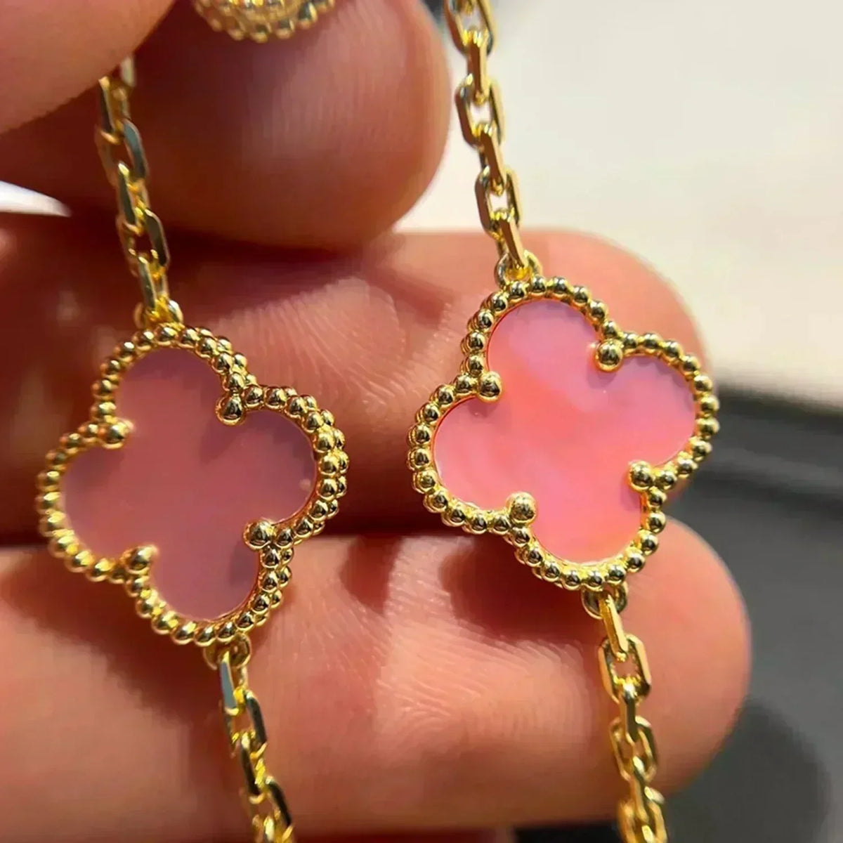 [⭐Spark] CLOVER 5 MOTIFS  PINK MOP BRACELET COLLECTION