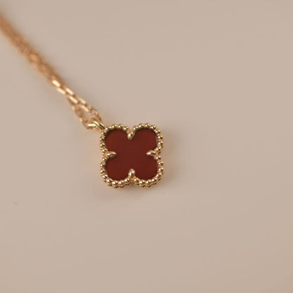[⭐Spark]CLOVER MINI 9.5MM WHITE CARNELIANS NECKLACE