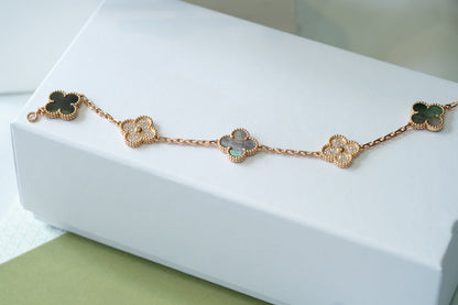 [⭐Spark] CLOVER 5 MOTIF GRAY MOP BRACELET COLLECTION