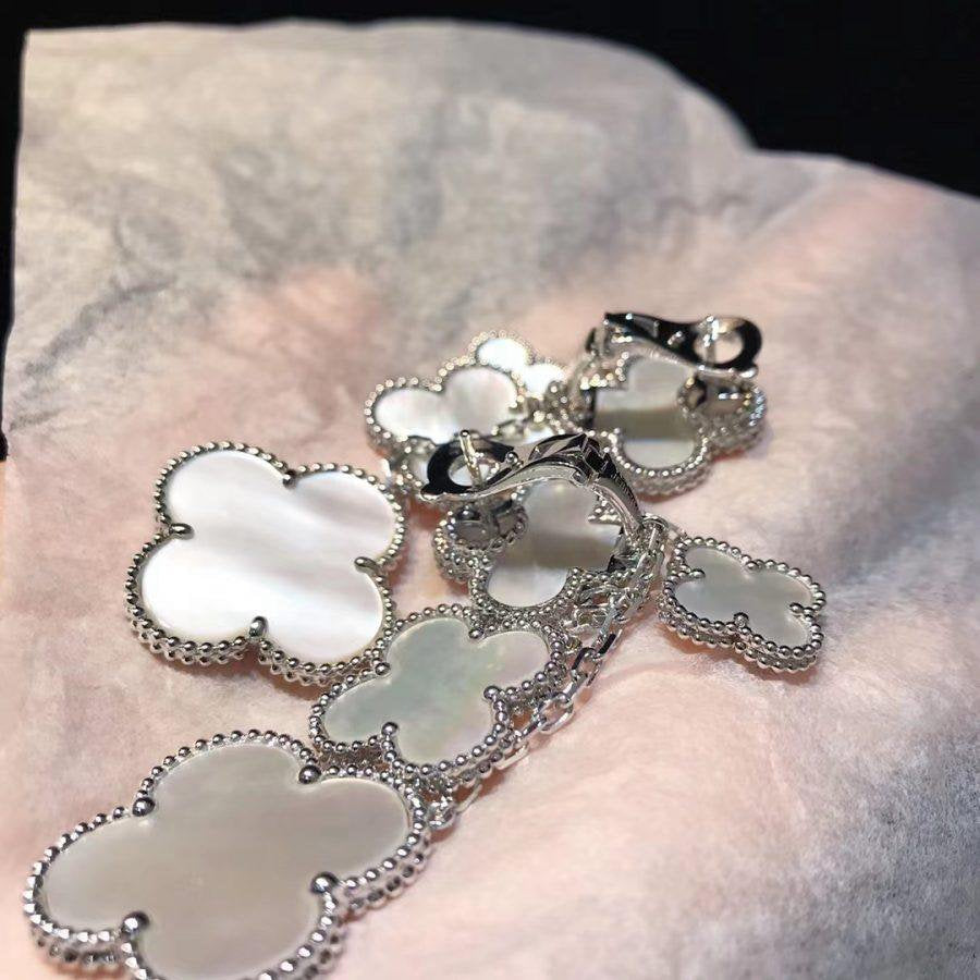 [⭐Spark]CLOVER EARRINGS WHITE MOP 4 MOTIFS SILVER