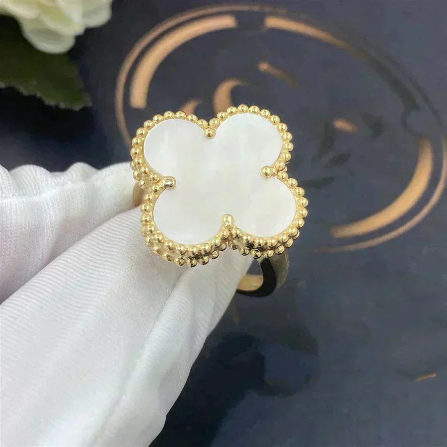 [⭐Spark]CLOVER WHITE MOP RING