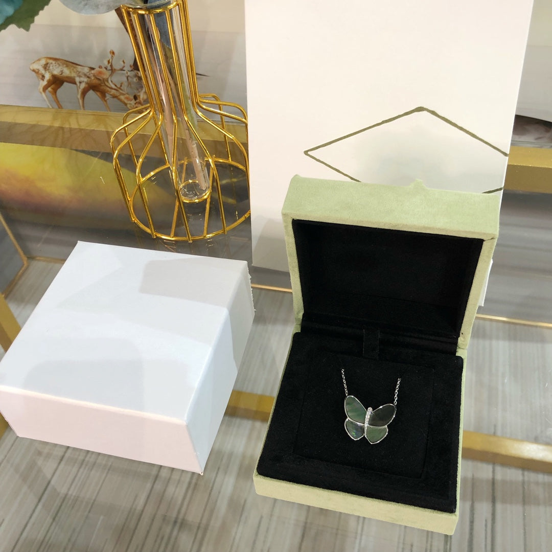 [⭐Spark]LARGE BUTTERFLY SILVER PENDANT DIAMOND NECKLACE