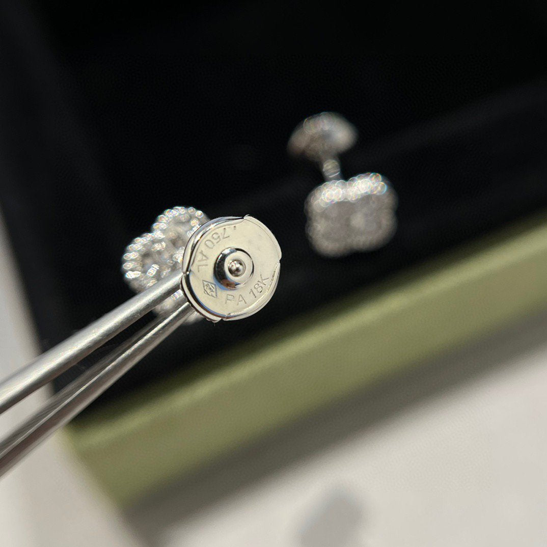 [⭐Spark]CLOVER MINI DIAMOND STUD EARRINGS