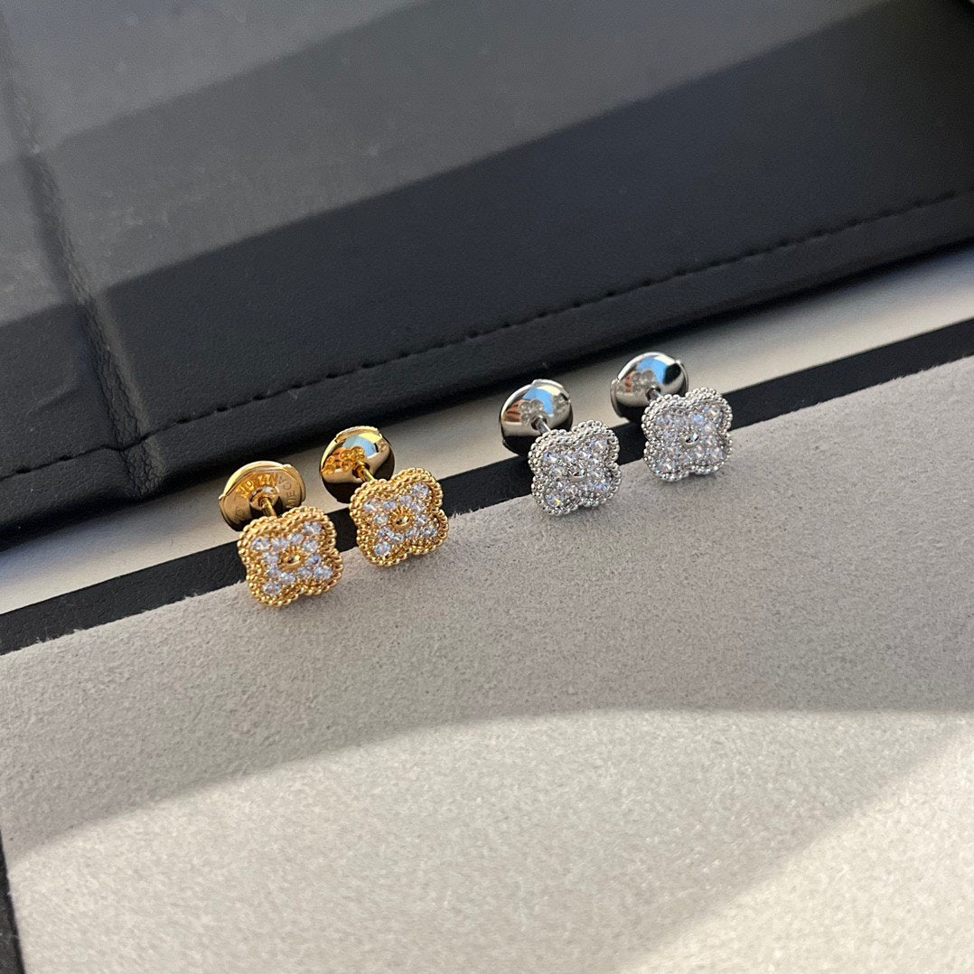 [⭐Spark]CLOVER MINI DIAMOND STUD EARRINGS