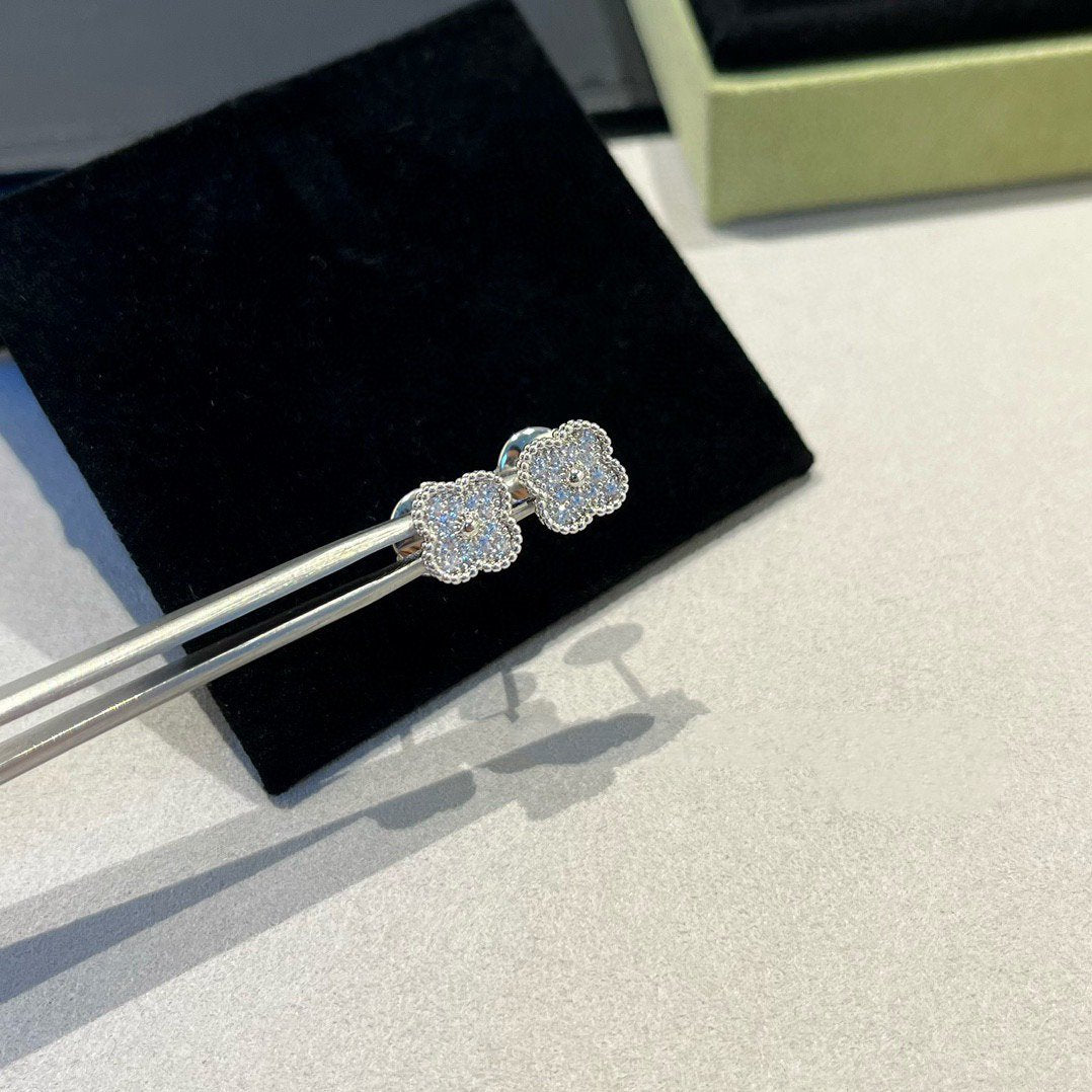 [⭐Spark]CLOVER MINI DIAMOND STUD EARRINGS