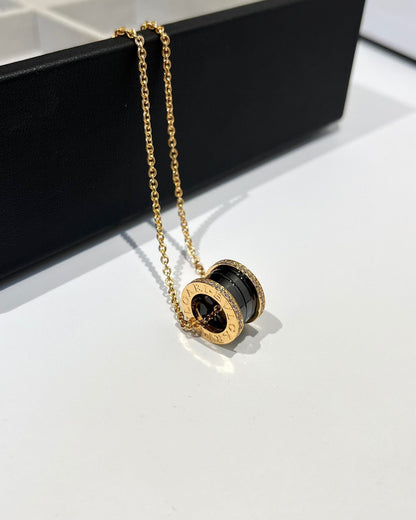 [⭐Spark]ZERO 1 BLACK CERAMIC DIAMOND PINK GOLD NECKLACE