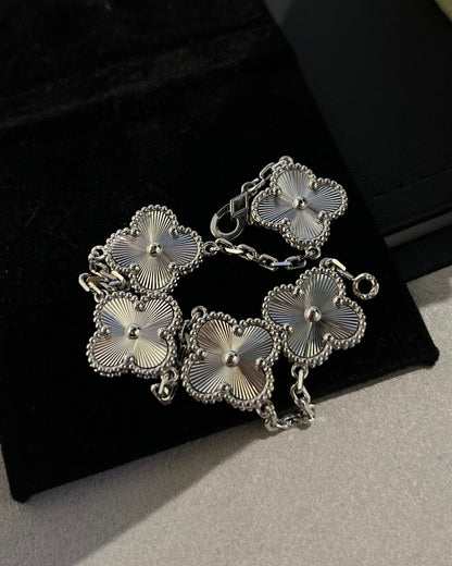 [⭐Spark] CLOVER 5 MOTIF LASER BRACELET COLLECTION