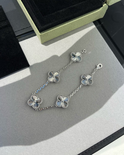 [⭐Spark] CLOVER 5 MOTIF LASER BRACELET COLLECTION
